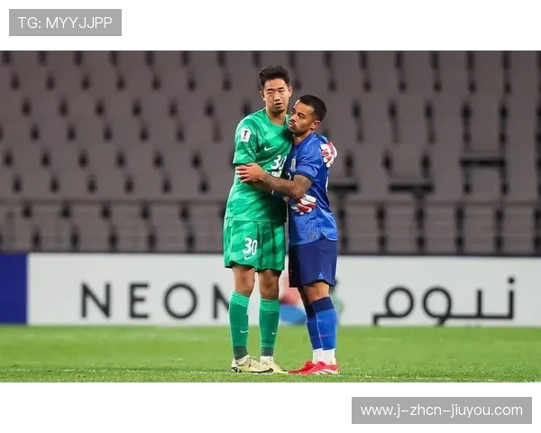 上海申花拉唐边路连续传中，攻守兼备展现精彩